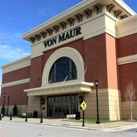 von maur clearance event.